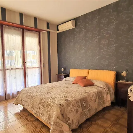 La Casa Di Claudia Apartment
